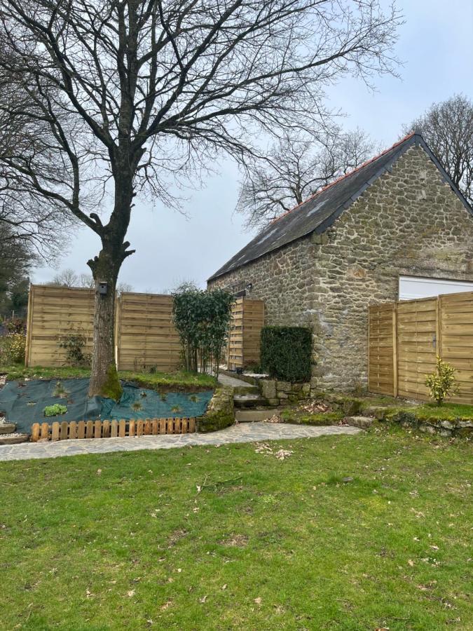 La Petite Maison De Kerguiniou Glomel Exterior foto